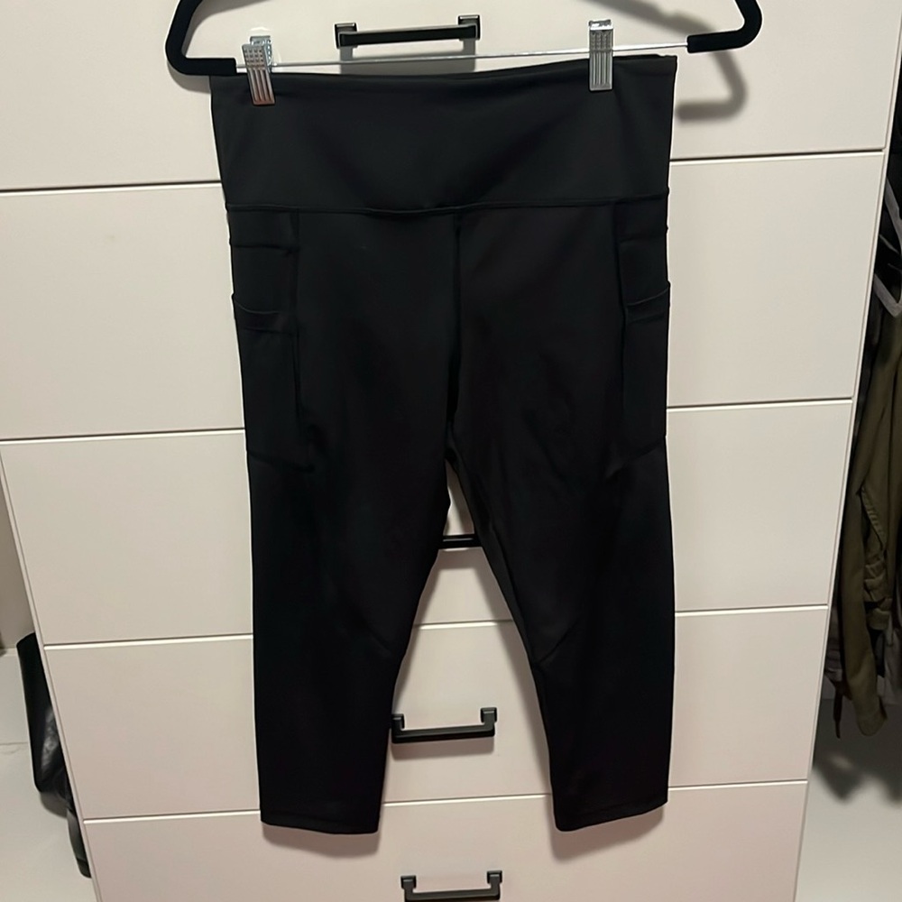 Zyia Pocketed Legging